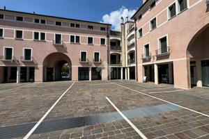 NEGOZIO A CORNUDA