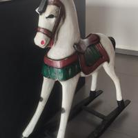Cavallo a dondolo 