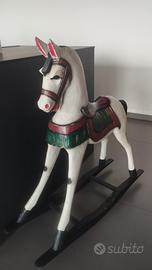 Cavallo a dondolo 