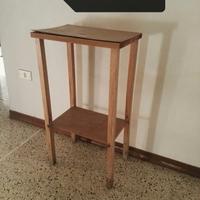 Mobile in legno. Mobiletto.