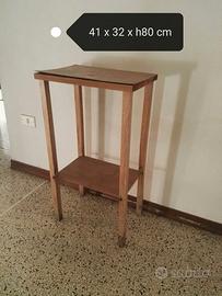 Mobile in legno. Mobiletto.