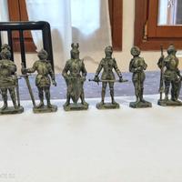 6 soldatini medioevali vintage da collezione 
