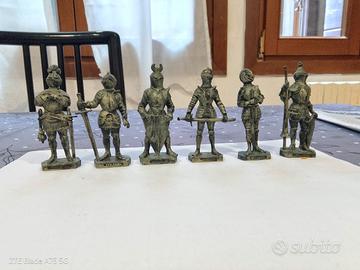 6 soldatini medioevali vintage da collezione 