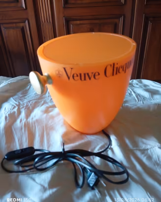 lampada vintage Veive Clicquot secchiello ghiacc