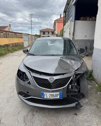 Lancia Ypsilon 1.2 69 CV 5 porte S&S Platinum