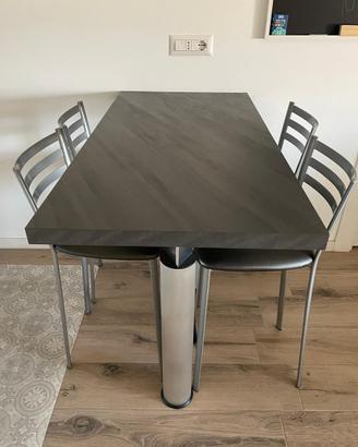 Tavolo/Penisola Scavolini 60x120 con 4 sgabelli