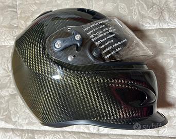 Casco in carbonio da competizione