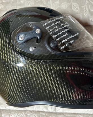 Casco in carbonio da competizione