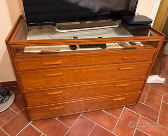 Cssettiera in legno con espositore in vetro