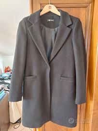 Cappotto donna. Colore nero.