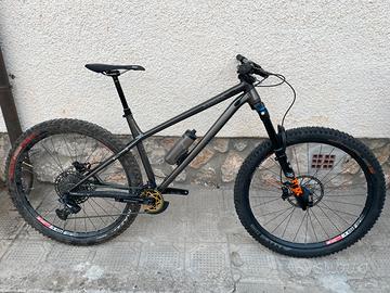 Commencal Meta V2 hardtail