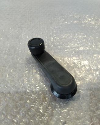 MANIGLIA ALZACRISTALLO PORTIERA DX O SX 52961-8200