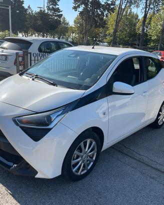 Toyota Aygo Connect 1.0 VVT-i 72 CV 5 porte x-clus
