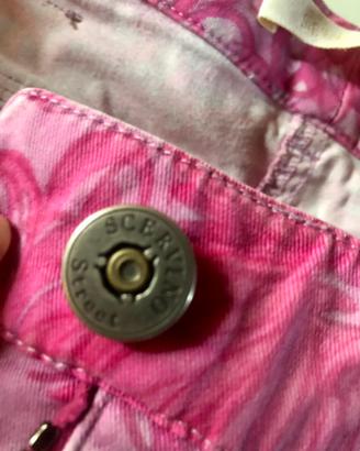 Jeans rosa fantasia a fiori ton sur ton