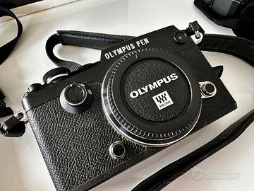 Olympus PEN-F – Corpo macchina + accessori