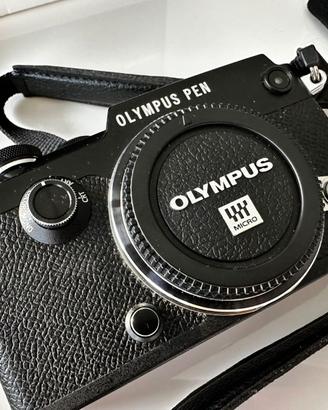 Olympus PEN-F – Corpo macchina + accessori