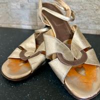 Sandali eleganti dorati con tacco