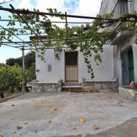 Casa di 155 mq. con 1 ettaro di Terreno Castelmola