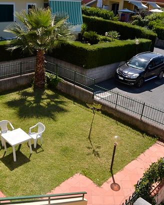 Praia a Mare. Casa con giardino privato