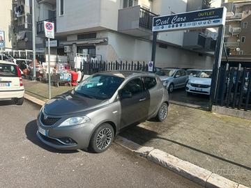 Lancia Ypsilon 1.2 69 CV 5 porte GPL Ecochic Plati