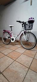 Bicicletta 24" per bambina/ragazza con casco.