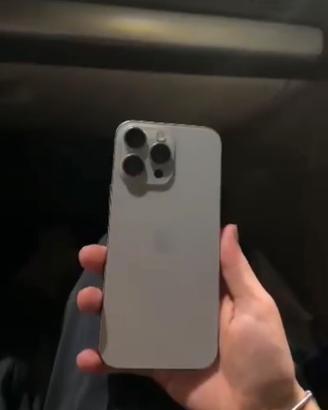 iPhone 16 Pro Max 256GB – Titanio