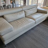 due divani Nicoletti in pelle