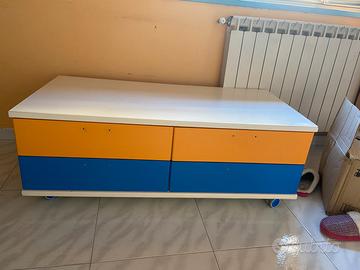 Cassettiera bassa per cameretta