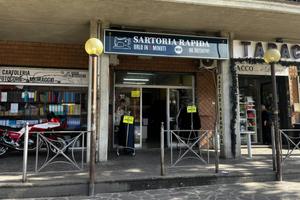 Attività / Licenza di 55 m² con 1 locale a Marino