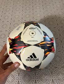 Pallone champions  2014-2015 ufficiale