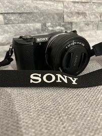 Fotocamera mirrorless Sony a5000