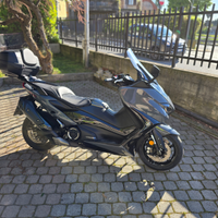 TMAX 560 tec max
