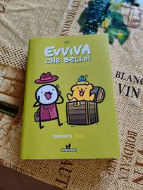 Un libro grosso di fumetti piccoli 