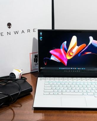 Alienware m15 R4 | RTX 3070 | 32 GB  RAM | i7 10th