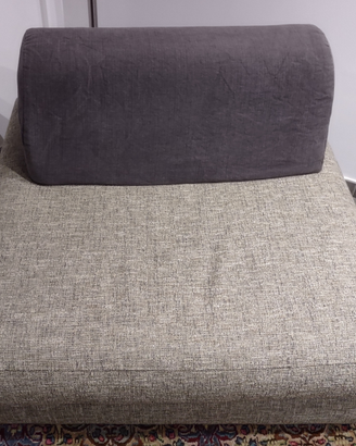 Poltrona/pouf con schienale spostabile