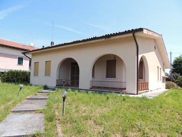 Casa singola con giardino in centro