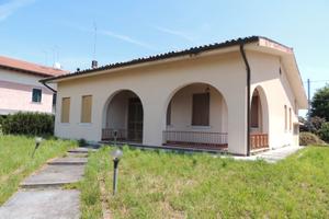 Casa singola con giardino in centro