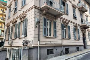 Appartamento di 100 m² con più di 5 locali a Sanre