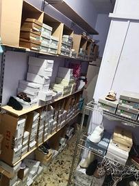 Stock di scarpe donna e borse 