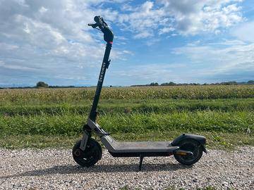 Monopattino Segway Ninebot E3