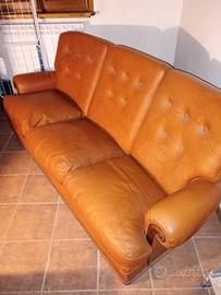 divano 3posti in vera pelle lungo 210cm vedi foto