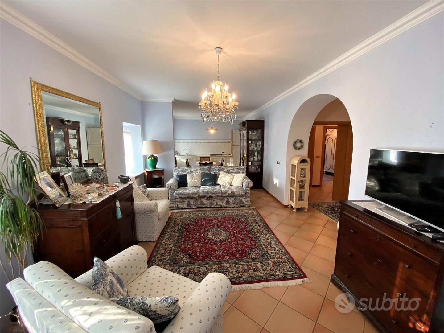 Casa Colonica con Terreno - Fermo - Vista 2