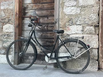 Bicicletta atala da donna
