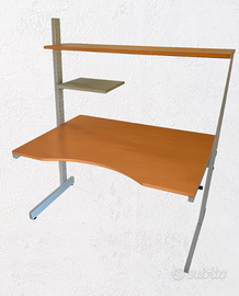 Scrivania in legno e metallo