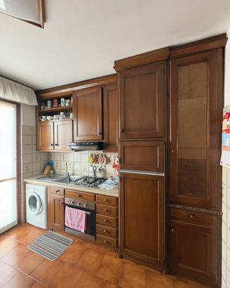 Cucina completa + elettrodomestici tavolo e mobili