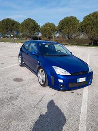 FORD FOCUS RS MK1 2002 TARGA ORO