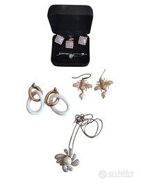 Lotto orecchini,spilla e collanina