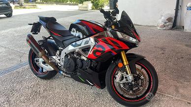 Moto Aprilia tuono v4 1100 , factory