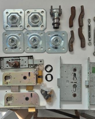 SERRATURE, PIASTRE E ACCESSORI VARI. 