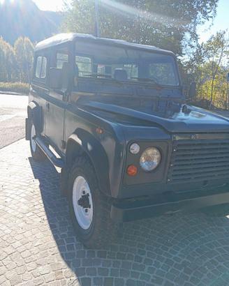 Land Rover J12